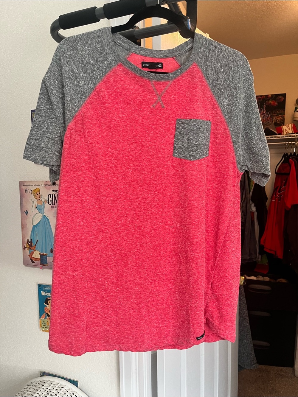 Ocean Current Red and gray heather t-shirt with pocket